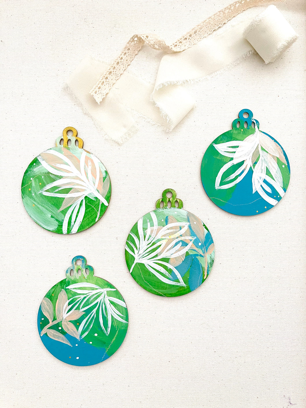 wood sliced ornaments | blue + green floral set